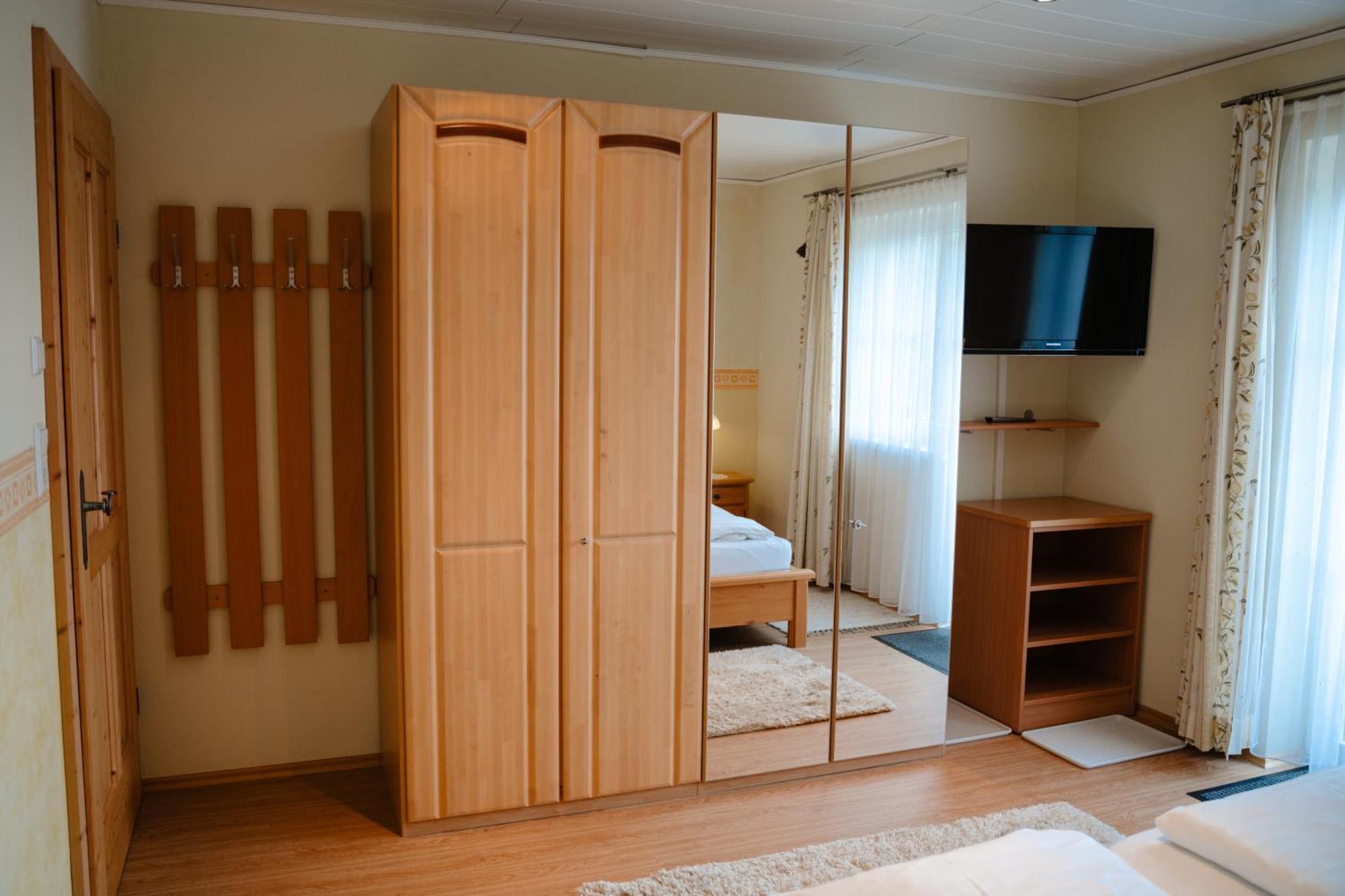 Ertlschweigerhaus Pension - Appartements - Zimmer Donnersbach Eksteriør billede
