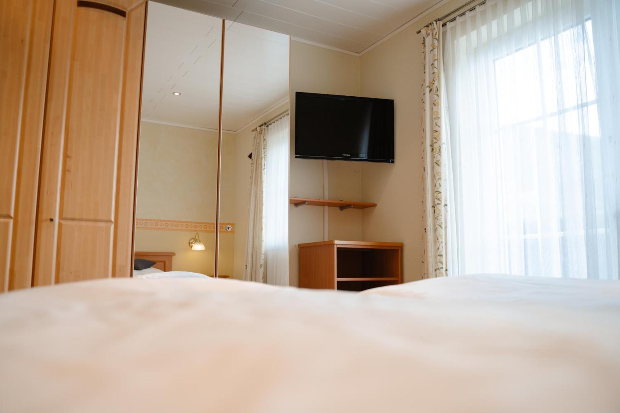 Ertlschweigerhaus Pension - Appartements - Zimmer Donnersbach Eksteriør billede