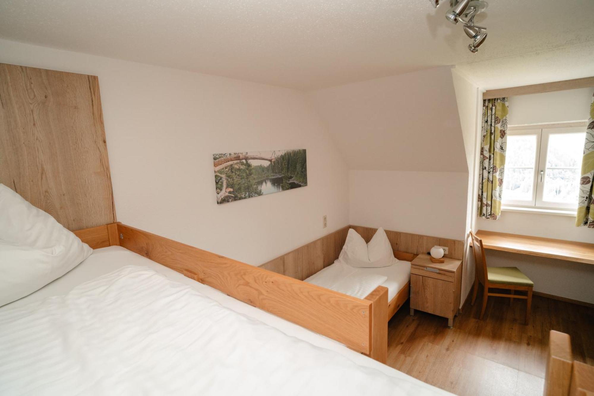 Ertlschweigerhaus Pension - Appartements - Zimmer Donnersbach Eksteriør billede