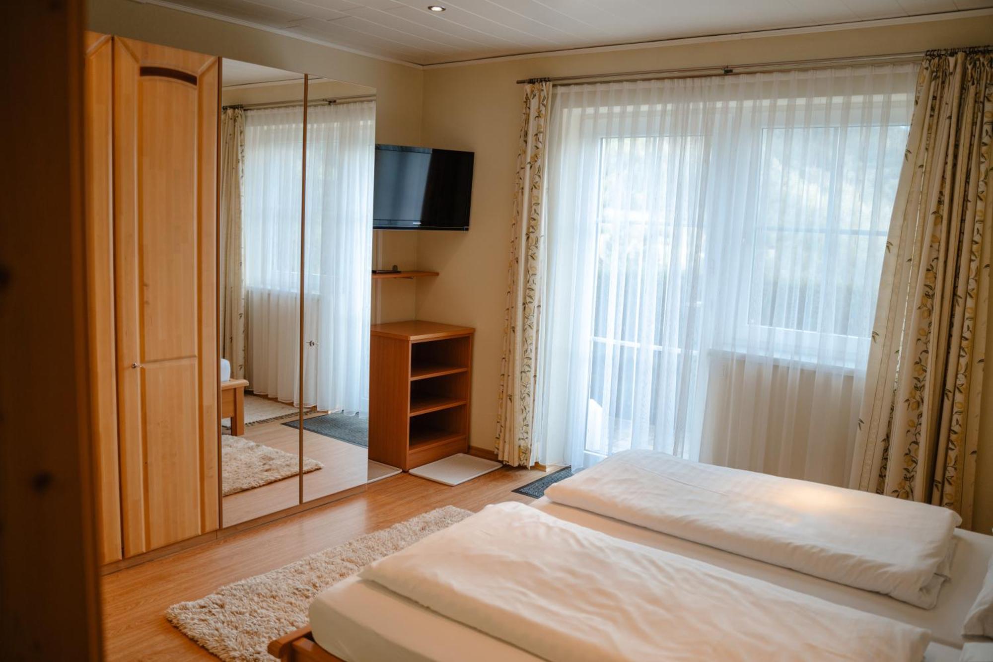 Ertlschweigerhaus Pension - Appartements - Zimmer Donnersbach Eksteriør billede