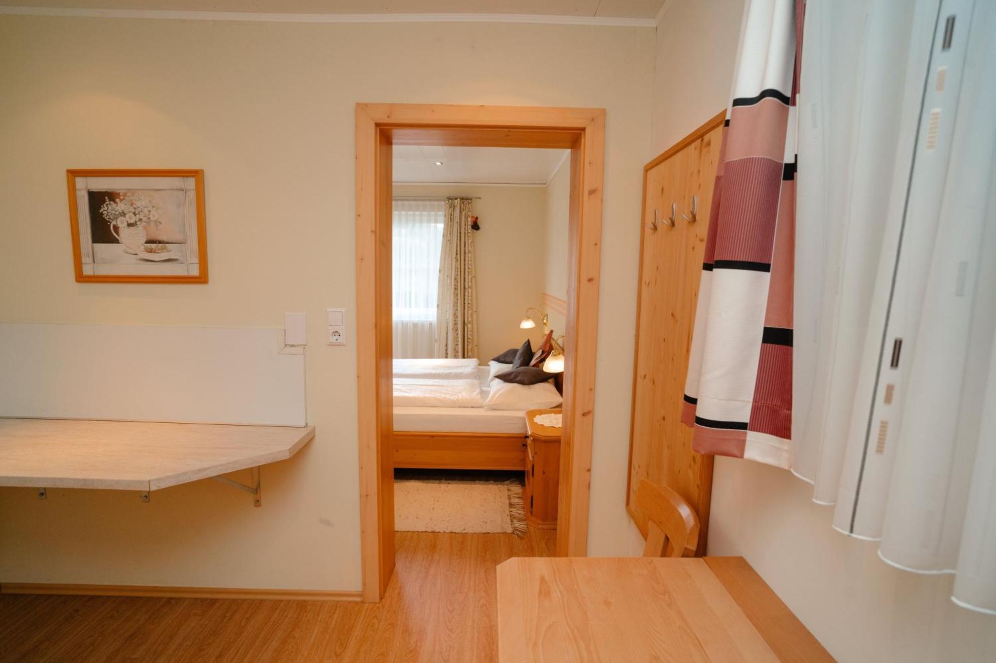 Ertlschweigerhaus Pension - Appartements - Zimmer Donnersbach Eksteriør billede
